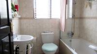 Bathroom 1 - 5 square meters of property in Thatchfield Gardens