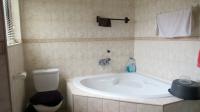 Main Bathroom - 7 square meters of property in Thatchfield Gardens