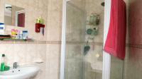 Main Bathroom - 7 square meters of property in Thatchfield Gardens