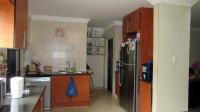 Kitchen - 21 square meters of property in Thatchfield Gardens