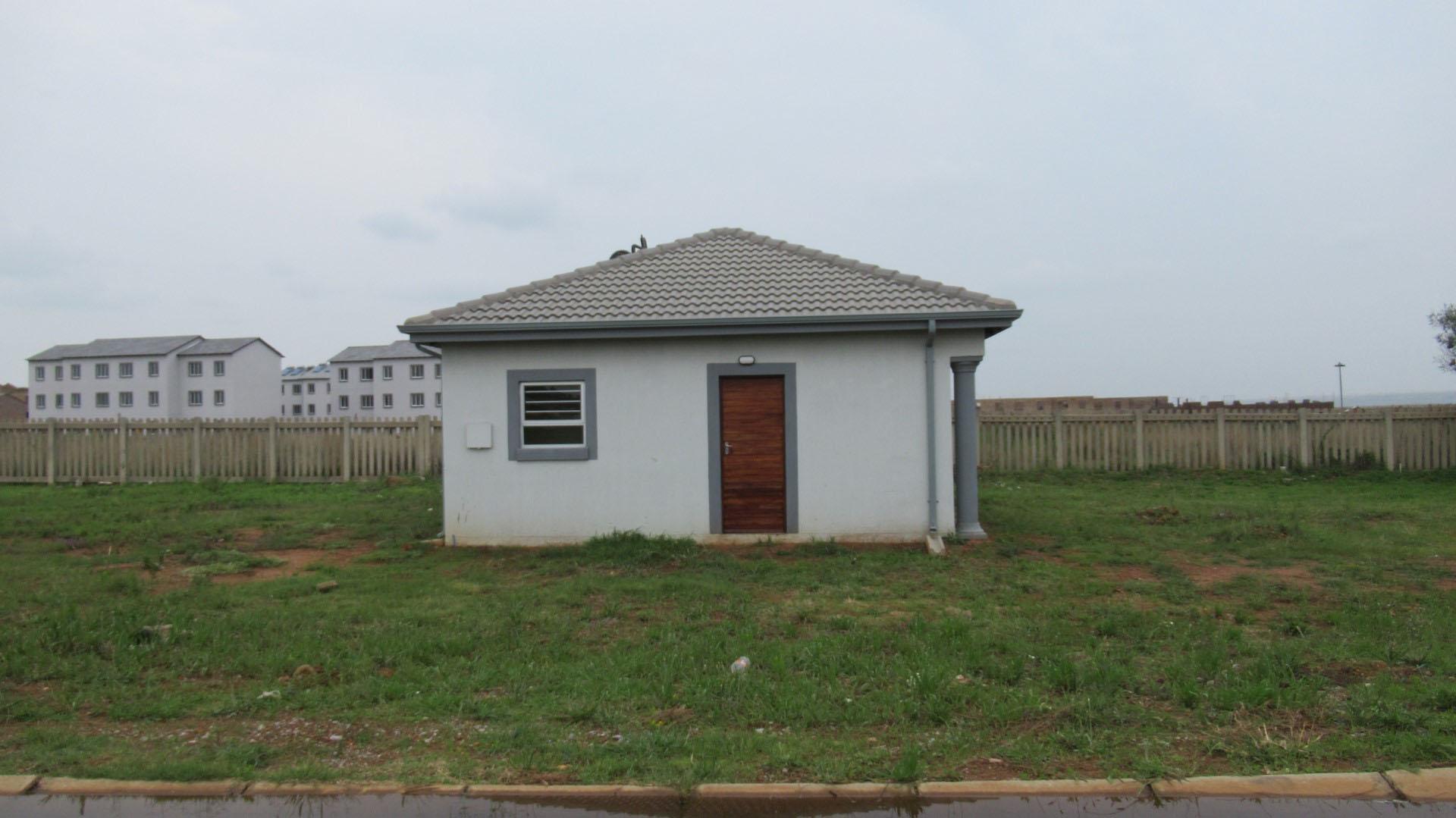 Front View of property in Salfin