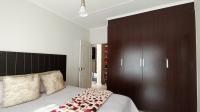 Main Bedroom - 11 square meters of property in Greenstone Hill