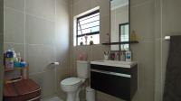 Main Bathroom - 6 square meters of property in Greenstone Hill