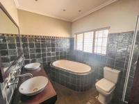 Main Bathroom - 11 square meters of property in Willow Acres Estate