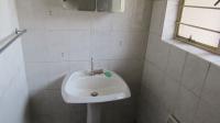 Bathroom 1 - 5 square meters of property in Dersley