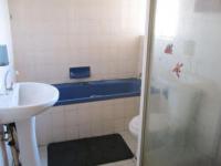 Main Bathroom - 6 square meters of property in Dersley