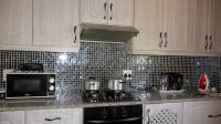 Kitchen - 14 square meters of property in Kosmosdal