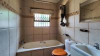 Bathroom 1 - 6 square meters of property in Sunair Park