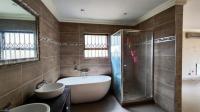 Main Bathroom - 12 square meters of property in Sunair Park