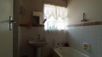 Bathroom 1 - 8 square meters of property in Croydon