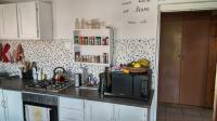 Kitchen - 14 square meters of property in Florentia