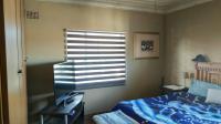 Main Bedroom - 18 square meters of property in Florentia