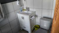 Main Bathroom - 4 square meters of property in Florentia