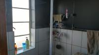 Main Bathroom - 4 square meters of property in Florentia