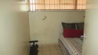 Bed Room 1 - 14 square meters of property in Florida