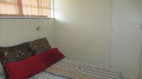 Bed Room 1 - 14 square meters of property in Florida