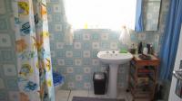 Main Bathroom - 9 square meters of property in Helikon Park