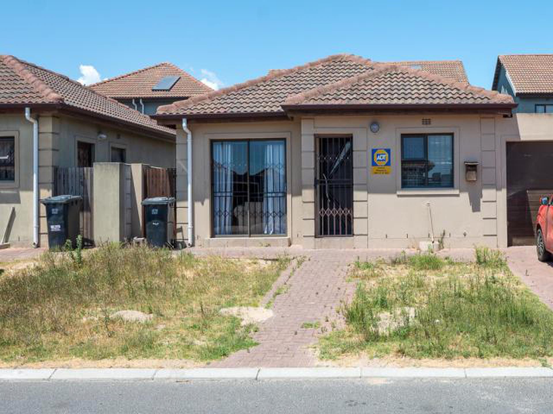 Front View of property in Summerville