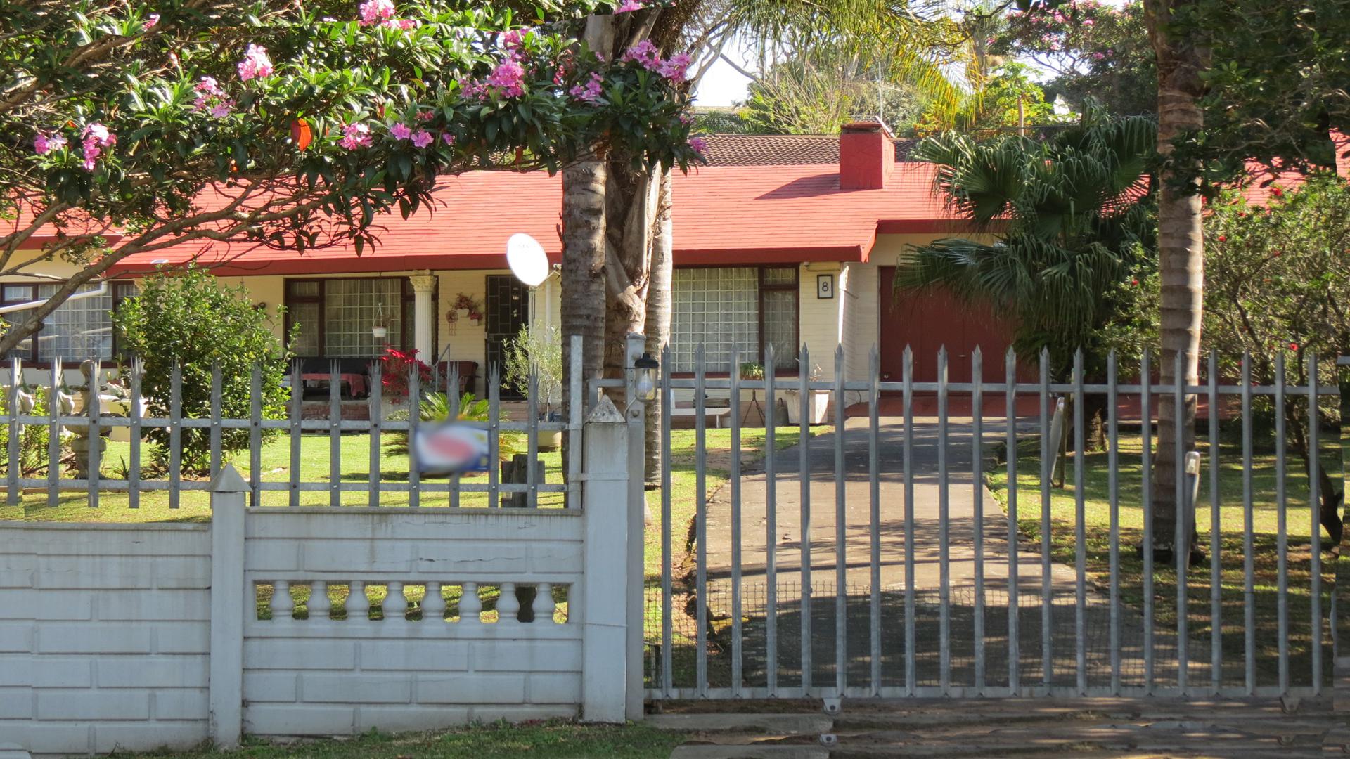 Front View of property in Uvongo