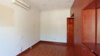 Bed Room 1 - 14 square meters of property in Eldo View