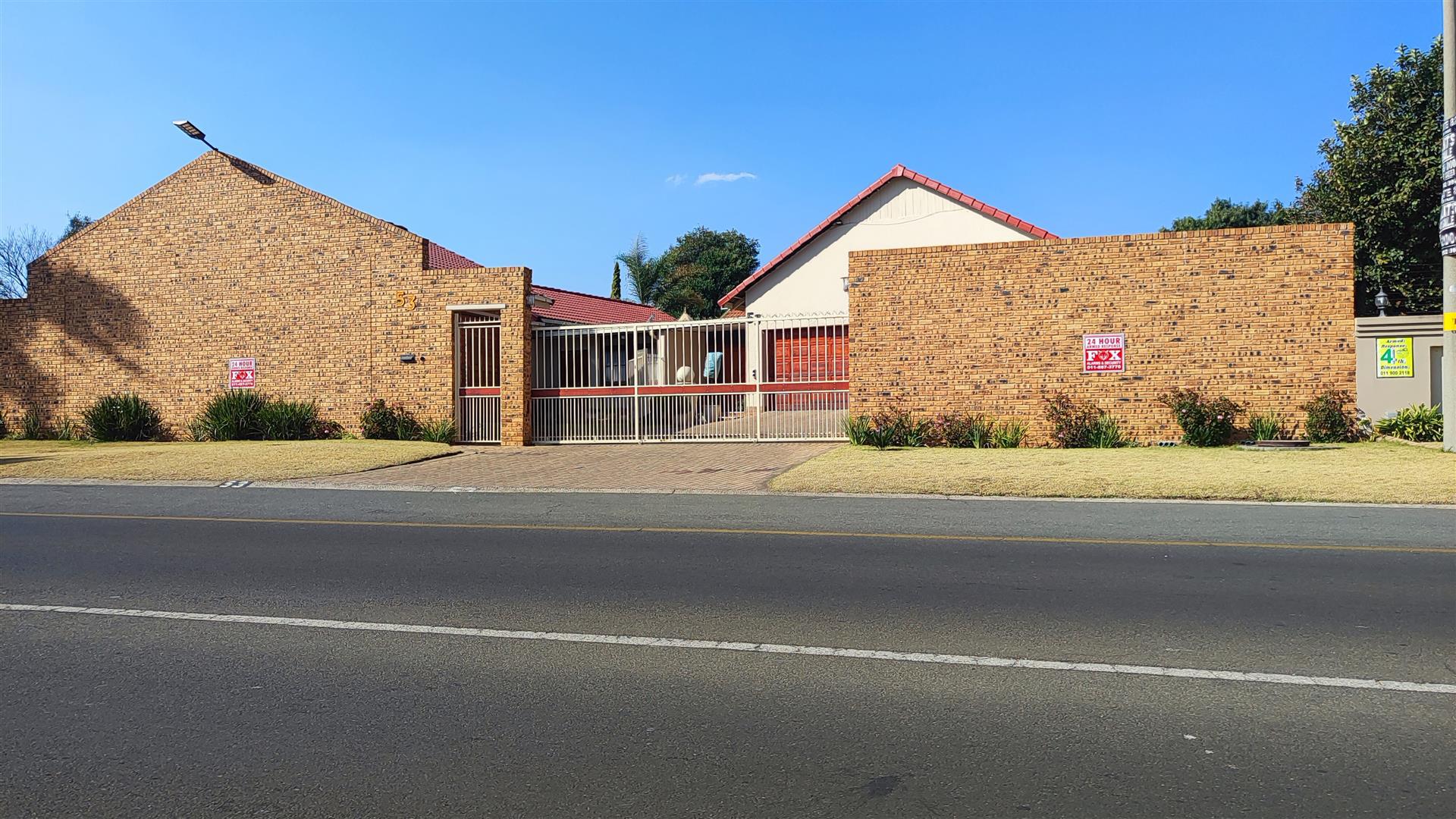 Front View of property in Brackendowns