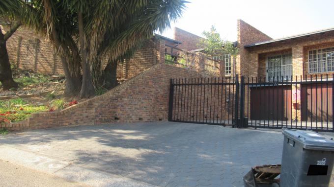 3 Bedroom House for Sale For Sale in Garsfontein - Private Sale - MR529751