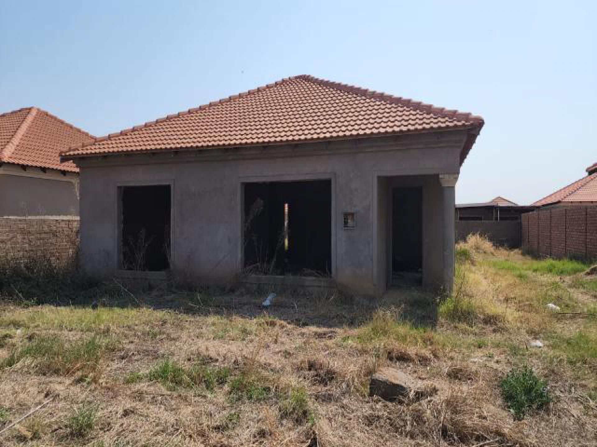 Front View of property in Kimdustria