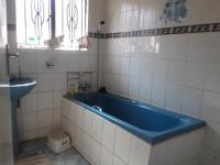 Bathroom 1 - 4 square meters of property in Protea Glen