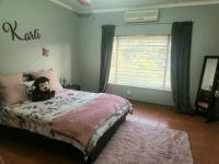 Bed Room 2 - 28 square meters of property in Protea Park (North West)