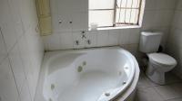 Bathroom 1 - 7 square meters of property in Delville