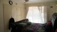 Main Bedroom - 26 square meters of property in Veld En Vlei