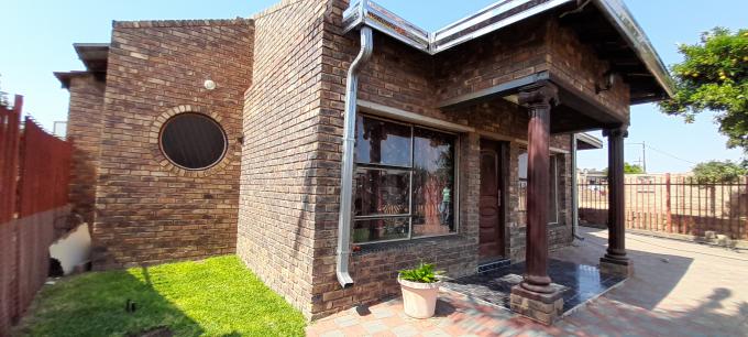 3 Bedroom House For Sale For Sale In Lethlabile - MR532651