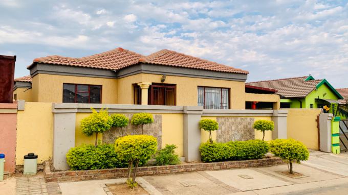 4 Bedroom House for Sale For Sale in Soshanguve - MR532768