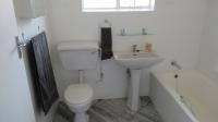 Main Bathroom - 6 square meters of property in Parkrand