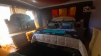 Bed Room 1 - 10 square meters of property in Pellissier