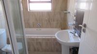 Bathroom 1 - 5 square meters of property in Greengate