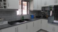 Kitchen - 37 square meters of property in Carrington Heights