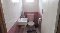 Guest Toilet - 2 square meters of property in Avoca Hills