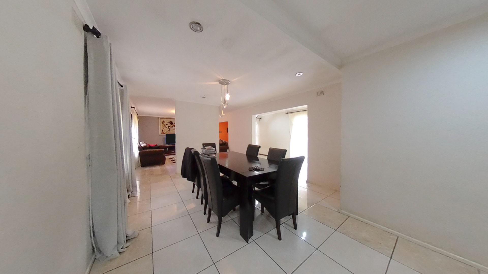 Dining Room - 20 square meters of property in Berea - DBN