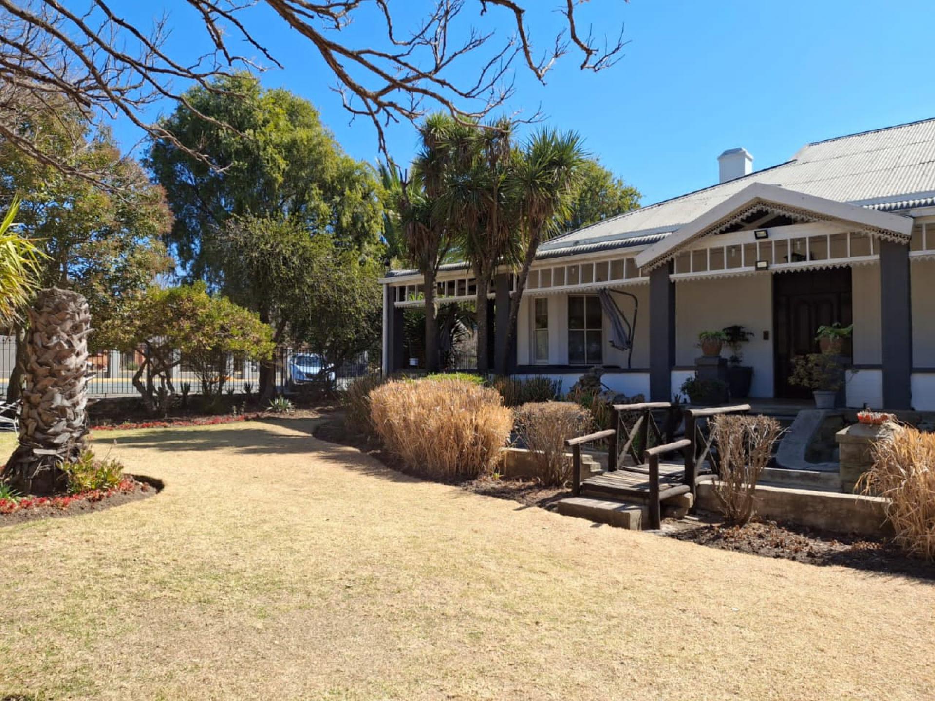 Front View of property in Heilbron