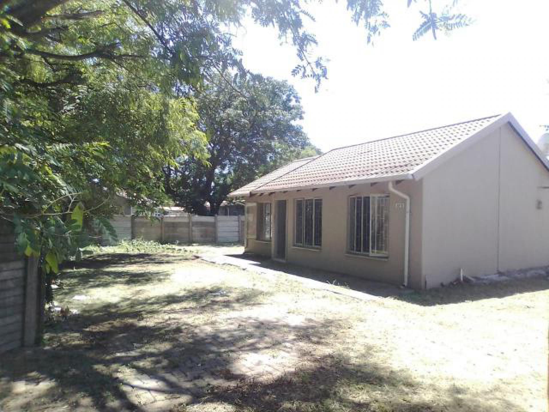 Front View of property in Rustenburg Oos-Einde