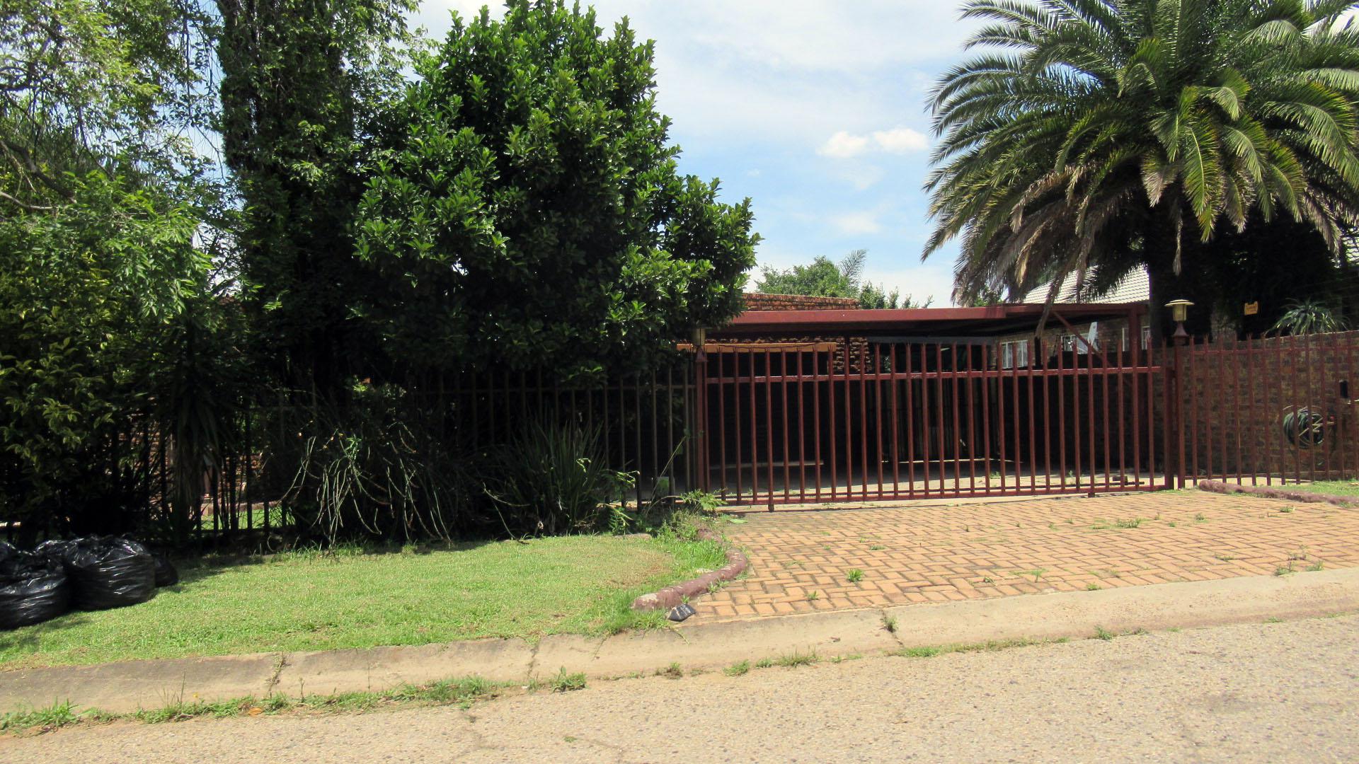 Front View of property in Emalahleni (Witbank) 