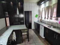 Kitchen - 21 square meters of property in Emalahleni (Witbank) 