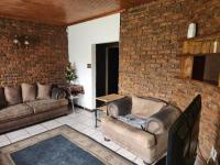 Lounges - 22 square meters of property in Emalahleni (Witbank) 