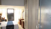 Bed Room 1 - 14 square meters of property in Townsview