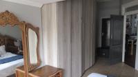 Bed Room 1 - 14 square meters of property in Townsview