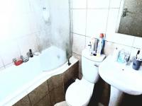 Bathroom 1 - 5 square meters of property in Vereeniging NU