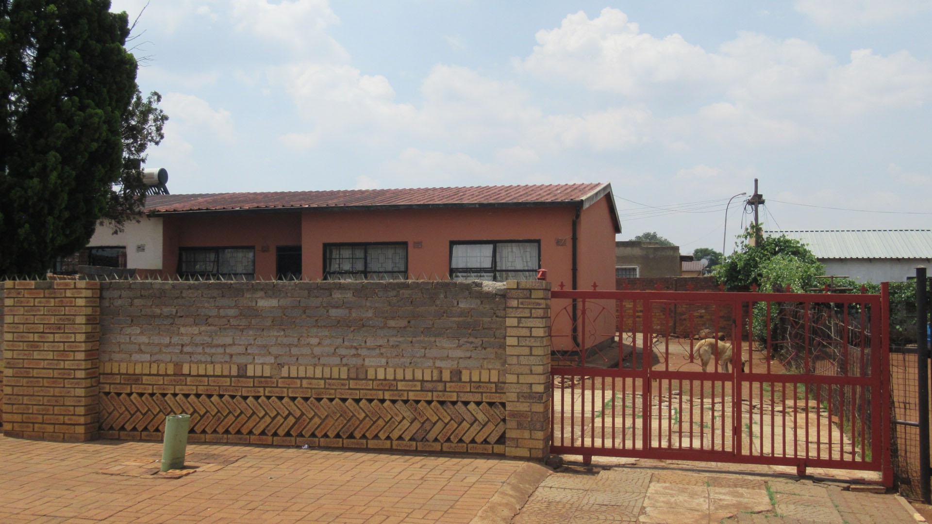 Front View of property in Klipspruit West