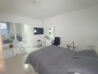 Main Bedroom of property in Umhlanga Rocks