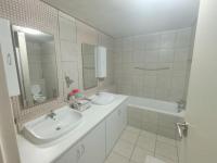 Main Bathroom of property in Umhlanga Rocks